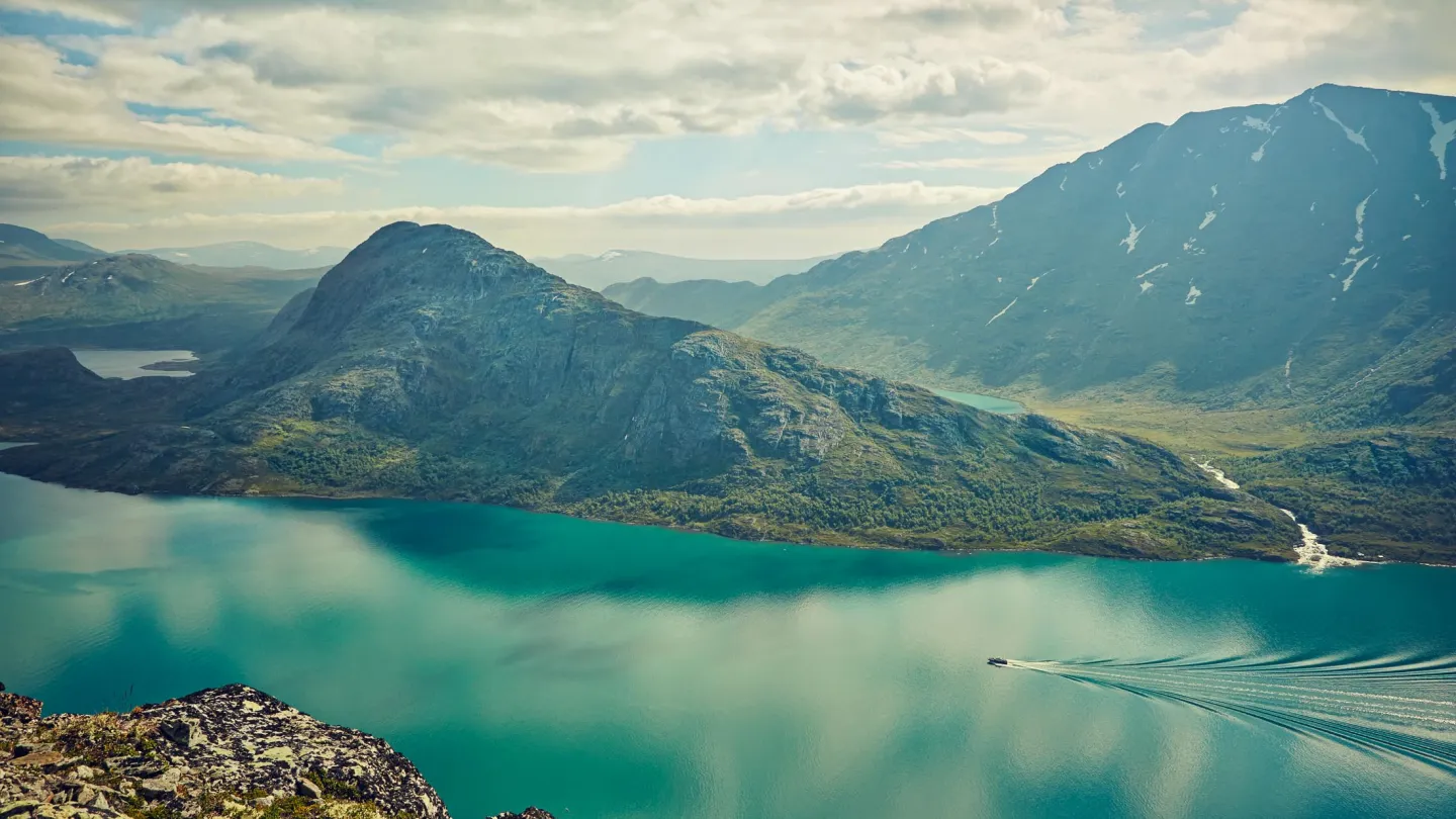 Besseggen og Gjendebåten